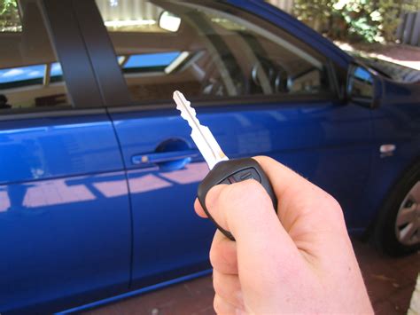 Do Locksmiths Make Car Keys? And Why Do They Always Smell Like Metal?