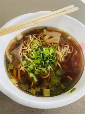  羊肉粉：スパイシーなスープと弾力のある麺のコントラストが織りなす、ユリンの至高の味わい！