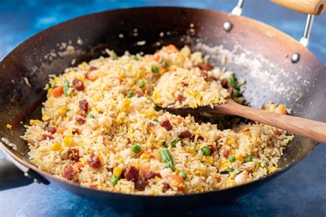  ベトナム風チャーハン！甘辛いタレが絡む、肉と野菜のハーモニーを堪能せよ！