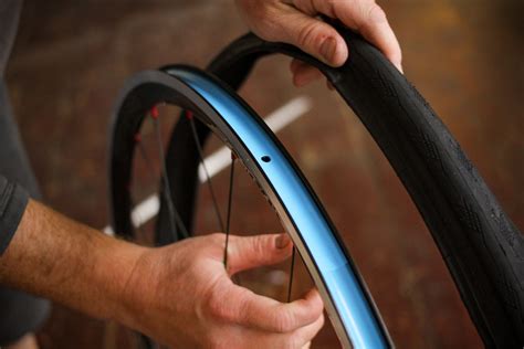 What is a Clincher Bike Tire: Exploring the Wheels of Cycling Innovation